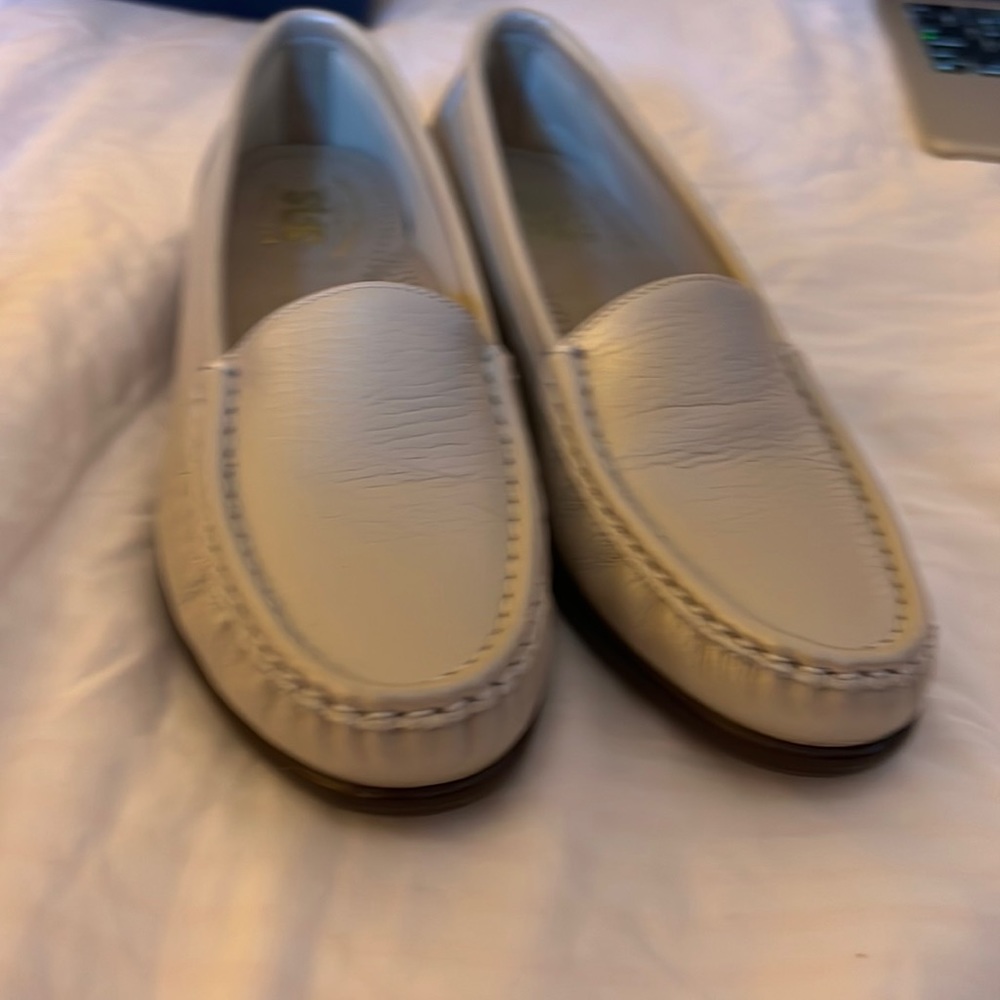 Size 7 SAS loafers